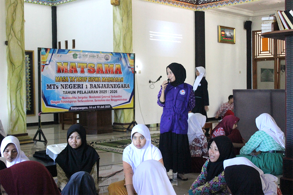 Lengkapi Materi Matsama MTs Negeri 1 Banjarnegara, Gones Saptowati: “Kenali, Hindari, Laporkan: Bersama Cegah Kekerasan di Madrasah” Lengkapi Materi Matsama MTs Negeri 1 Banjarnegara, Gones Saptowati: “Kenali, Hindari, Laporkan: Bersama Cegah Kekerasan di Madrasah”
