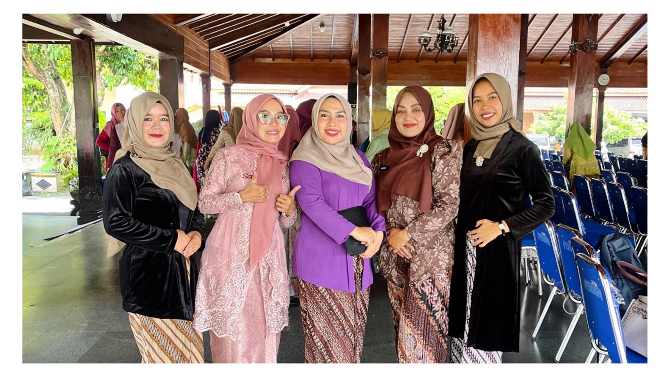 Guru MTs Negeri 1 Banjarnegara Meriahkan Peringatan Hari Kartini oleh GOW Kabupaten Banjarnegara