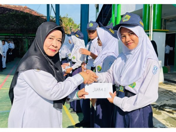 Harmoni Asmaul Husna Antar Kelas, 9D Madtsansa Sabet Juara 1 The Spiritual Journey