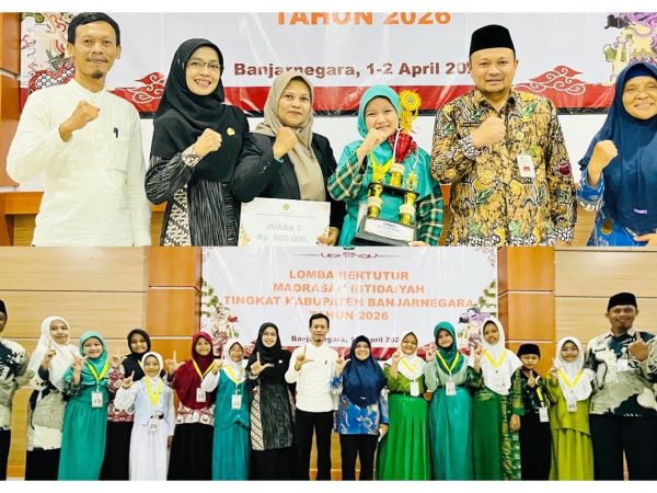 Jadi Juri Lomba Bertutur MI Tingkat Kabupaten Banjarnegara, Guru Madtsansa Dorong Lahirnya Generasi Literat dan Percaya Diri Jadi Juri Lomba Bertutur MI Tingkat Kabupaten Banjarnegara, Guru Madtsansa Dorong Lahirnya Generasi Literat dan Percaya Diri