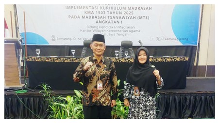 Kepala dan Waka Kurikulum MTs Negeri 1 Banjarnegara Ikuti Penguatan Implementasi Kurikulum Madrasah di Semarang