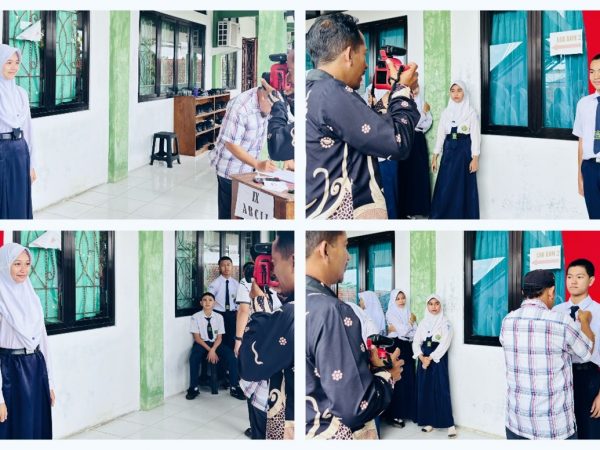 Senyum Terbaik untuk Ijazah, MTs Negeri 1 Banjarnegara Gelar Pemotretan Kelas IX Secara Tertib dan Profesional