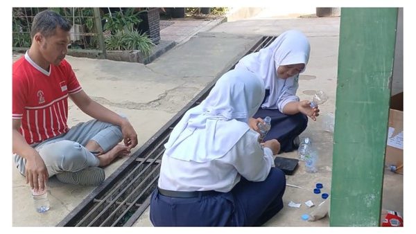Riset Lapangan Terus Dimatangkan, Tim OPSI Madtsansa Teliti Hubungan Tekstur Tanah dan Laju Infiltrasi Air