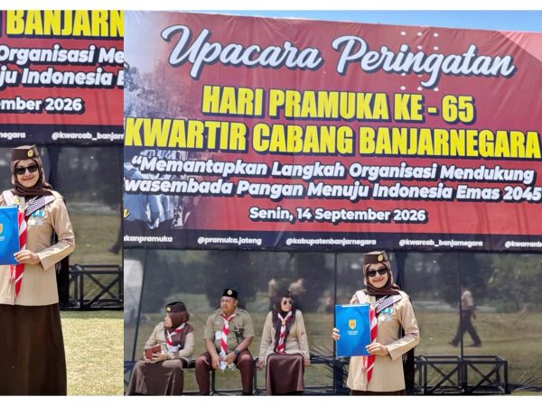 Pembina Pramuka Madtsansa Yuliana Rahmanti Terima Lencana Pancawarsa II