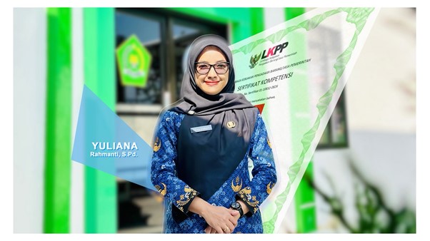 Guru Matematika Madtsansa Yulia Rahmanti Lulus Uji Kompetensi Pengadaan Barang/Jasa Pemerintah